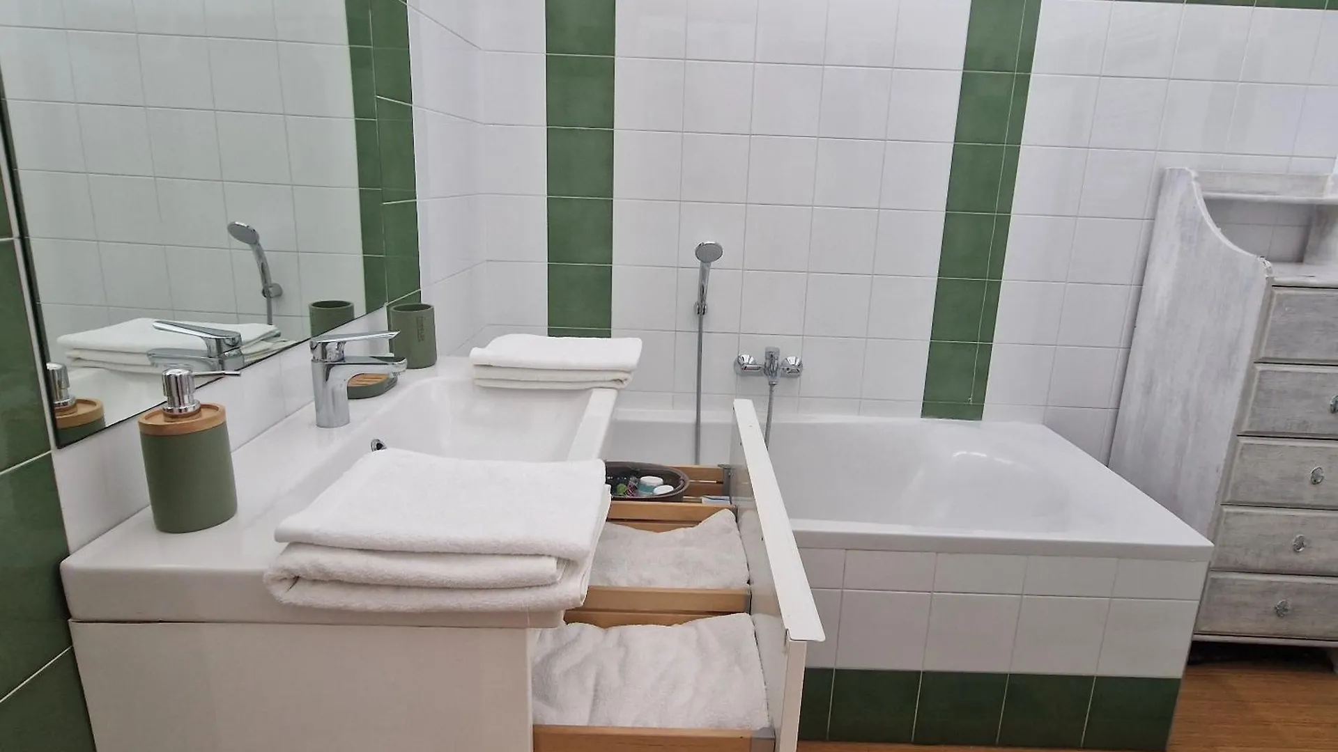Homestay Stanza In Villa Con Giardino Milan Italy